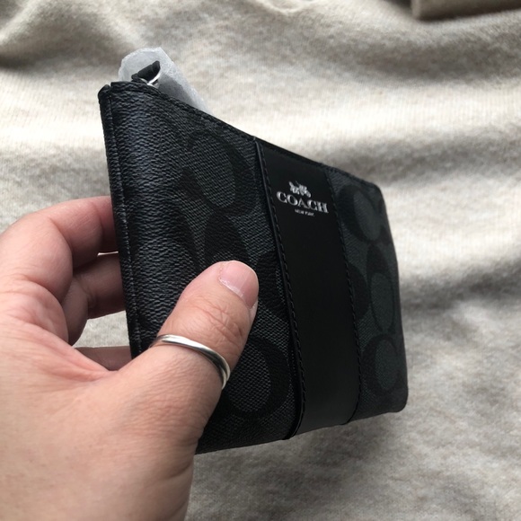 NWT💗Coach Black Wristlets bag💗 - Picture 6 of 9